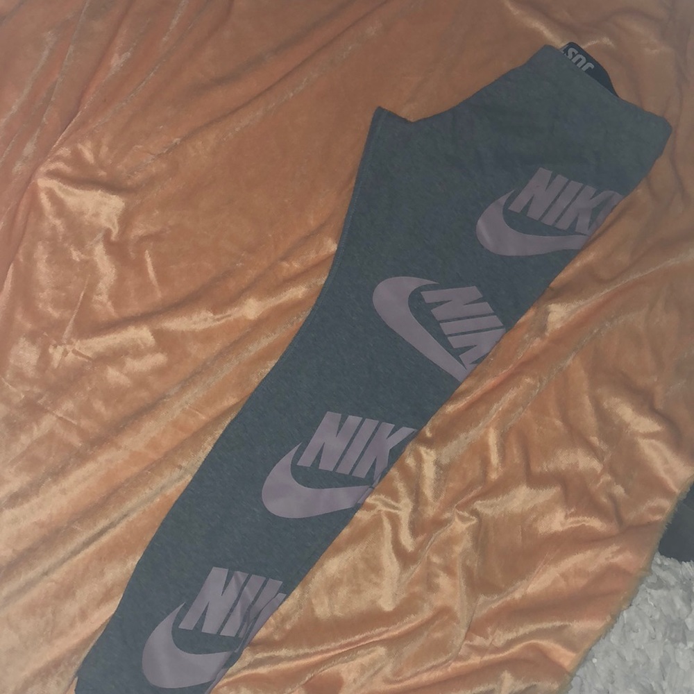 Women’s Nike leggings